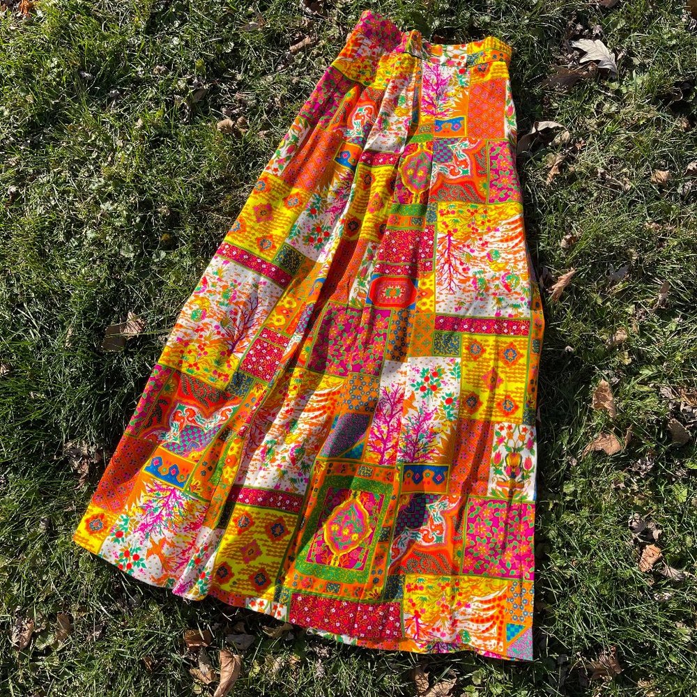 SIZE S | Vintage Vibrant 1970s Maxi Skirt | Lanz of Salzburg